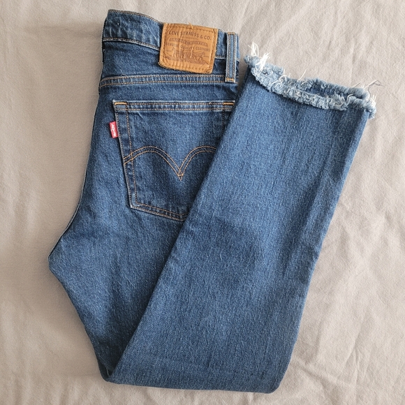 Levi's Denim - Levi's Wedgie Straight Medium Wash Denim Jeans Size W 26 L26 Women Frayed Hem